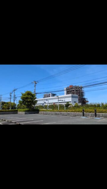 .
 .唐津市二タ子にあります
【高齢者ふれあい会館りふれ】さん
御縁があり、DearDogのチラシを設置してくださることになりました。
DearDogの為にご多忙中にもかかわらず、協力してくださることが嬉しくて私一人では想像にも及ばないところまで考えて下さること心強い励みになっています。🙂

今回、ふれあい会館りふれさんには、沢山のご高齢者の方が施設を利用されているということで
DearDog専用タクシーのチラシをメインに設置していただきました。

【DearDogタクシーの利用例】
●運転免許返納により動物病院やトリミングサロンなどの送迎が困難な方やその他の事情により愛犬の送迎が困難な方

など様々なニーズに応えていきたいと思います。
気になる事があればいつでもご連絡下さい。

-施設概要-

高齢者ふれあい会館は、204席のホール、趣味・文化・教養活動のための各種施設、スポーツ・健康づくりのための運動広場、ふれあいの湯（温泉）施設

-開館時間-

9時00分から17時00分まで（ホ ールは22時00分まで）
毎週水曜日と休館日は利用不可

-休館日-
祝日（ホールを除く）
12月29日から1月3日

#唐津りふれ
#高齢者福祉センター
#老犬訪問介護deardog
#犬専用
#軽貨物自動車